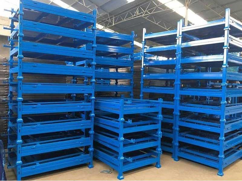 Pallet storage in a warehouse